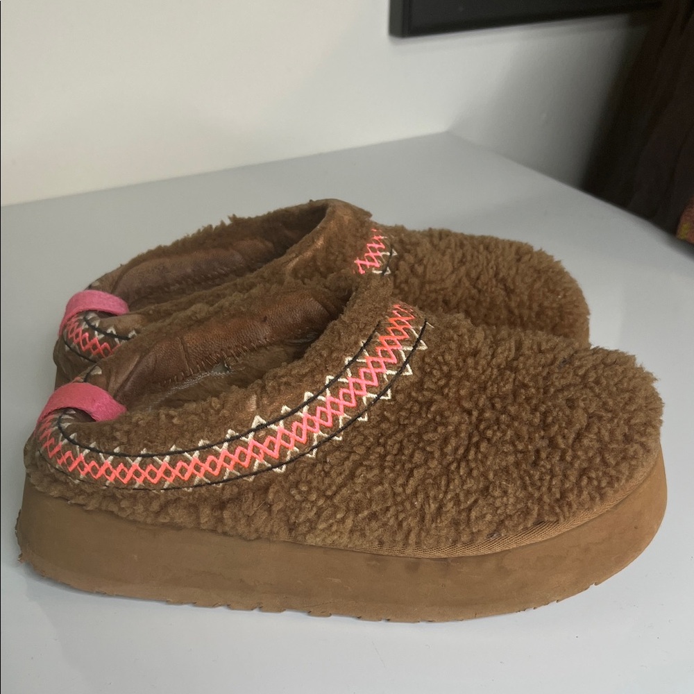 Ugg Tazz Slippers Heritage Braid Size 6